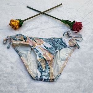 New O'Neill Bethany Strappy Girl Bikini Bottom color Turquoise size 10.